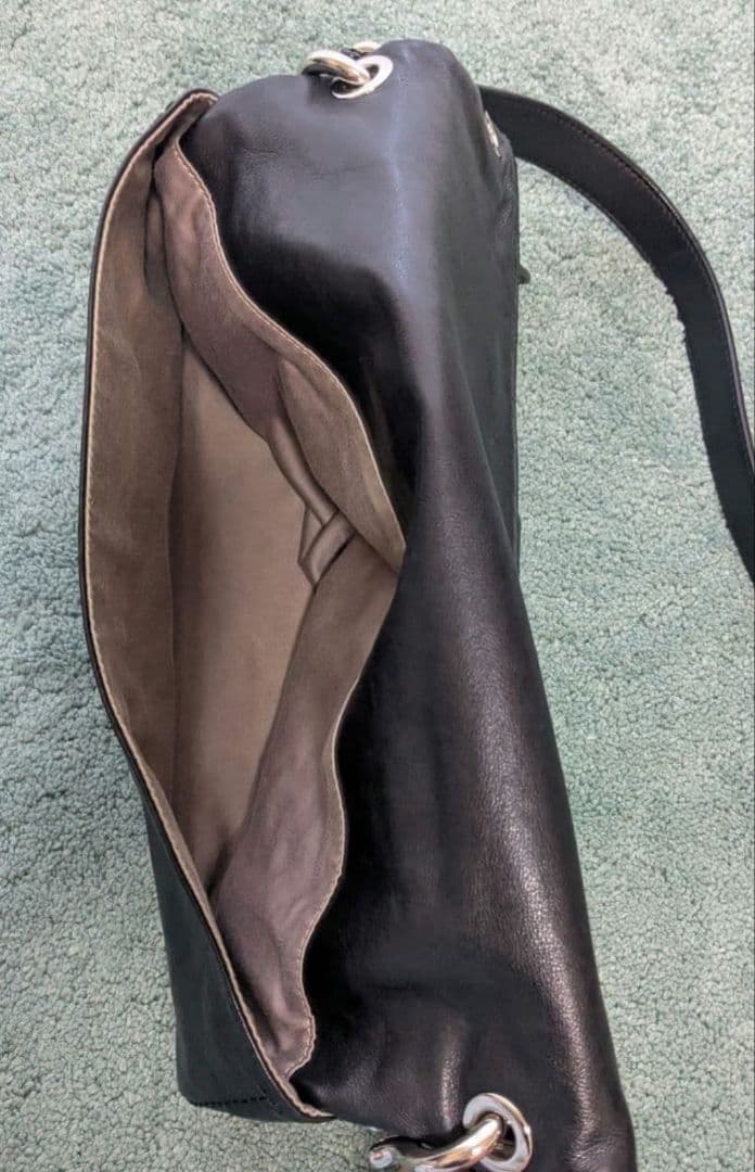 BALLY ブラックレザー ショルダーバッグ メンズ