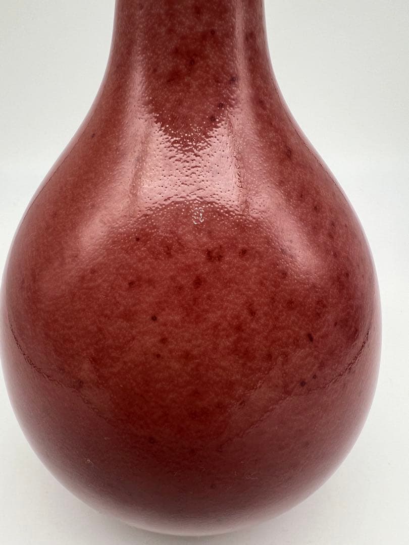 中国清朝　乾隆年製紅釉長頸瓶骨董　唐物　アンティーク　古美術品　骨董　江戸　青磁