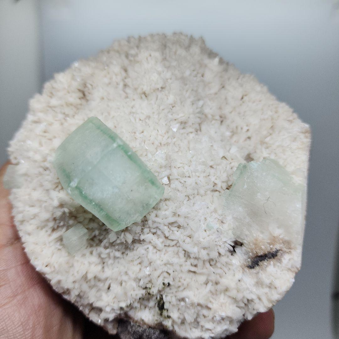 アポフィライト×パイロモルファイト 共生原石 癒しと変容のエネルギー石