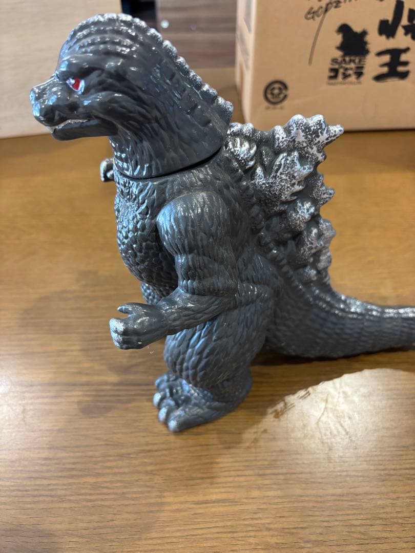 破壊王 SAKE ゴジラ 本格麦焼酎 720ml アルコール25%