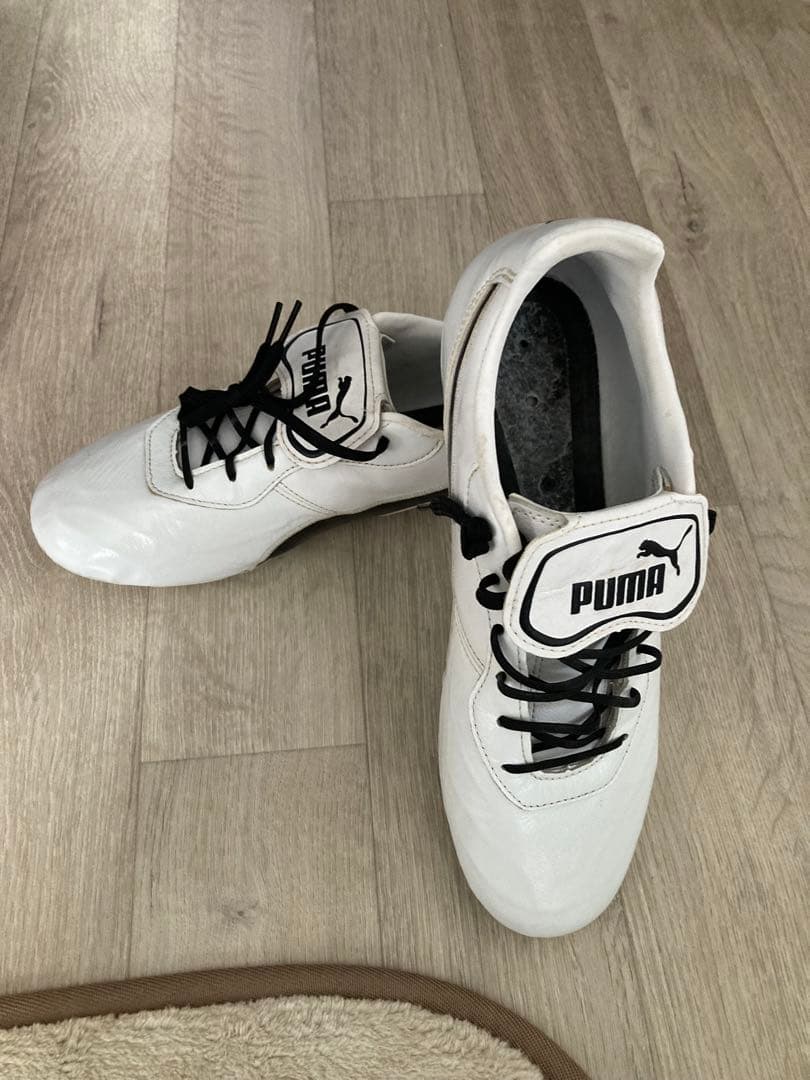 PUMA ホワイト サッカーシューズ スパイク