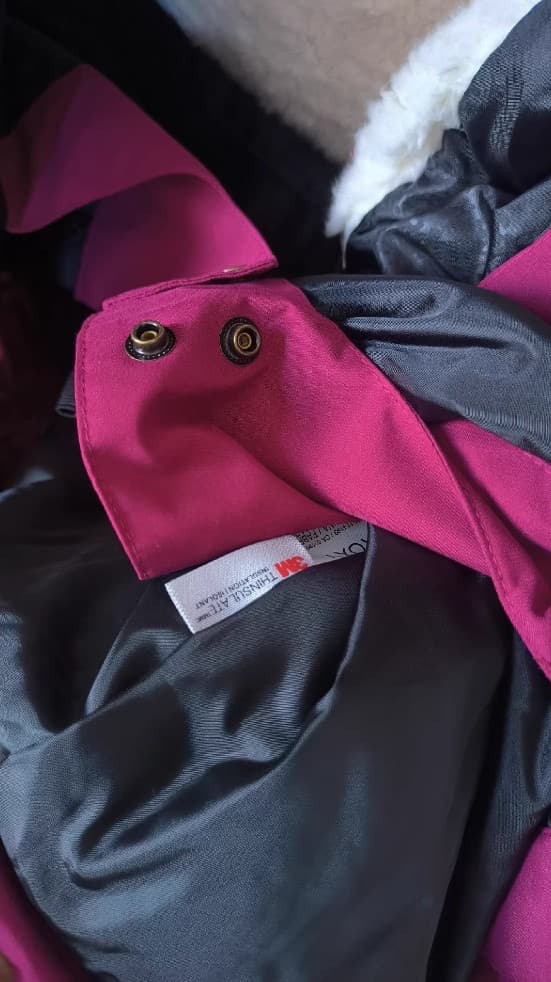 新品Roxy XSサイズ スキー スノーボード 兼用ジャッケット 女性 ロキシー