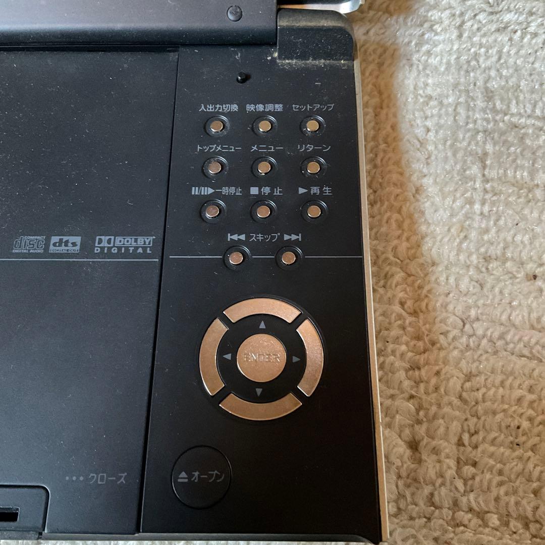 TOSHIBA ポータブルDVDプレーヤー　SD-P1600 。