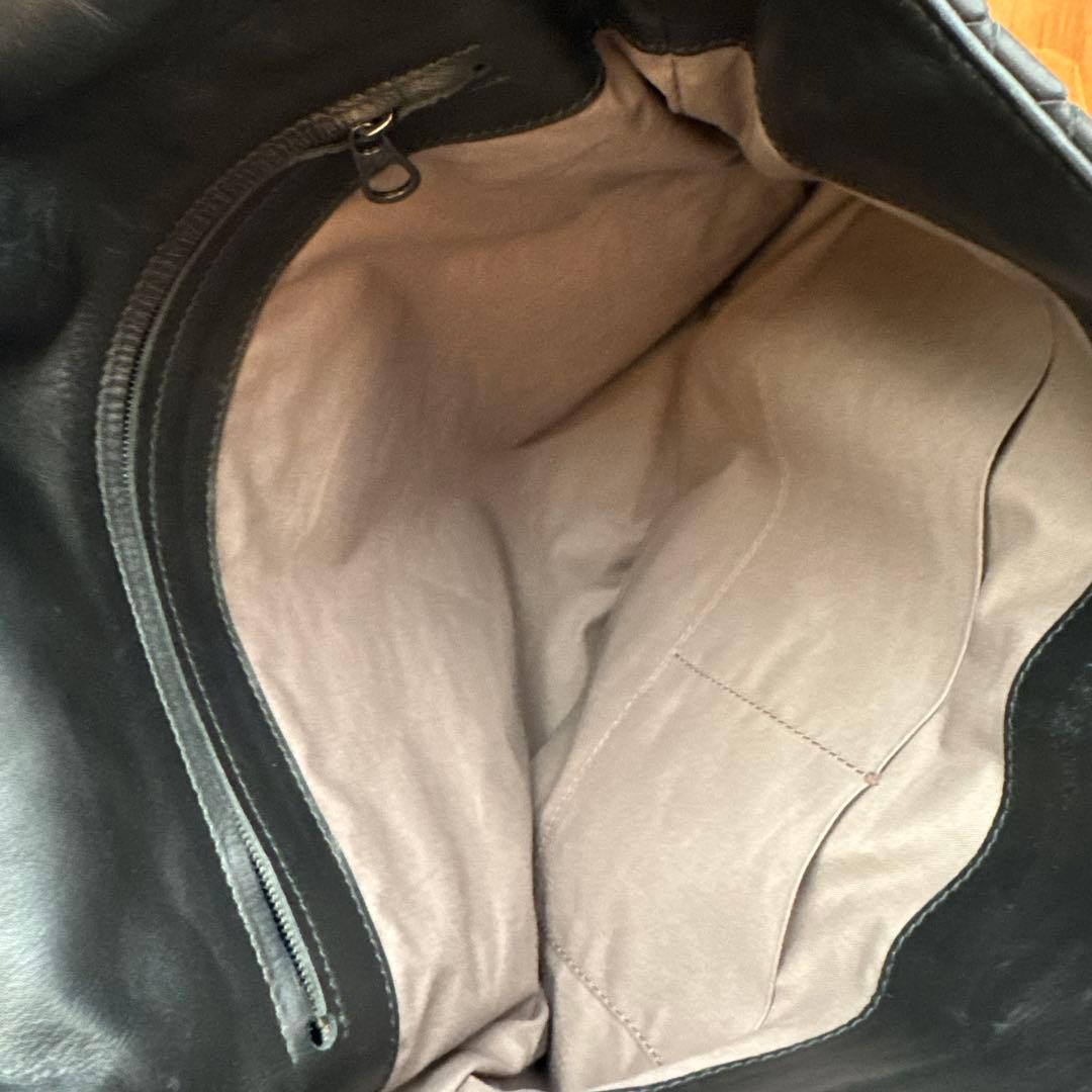 ボッテガヴェネタ　イントレチャートブラック メッセンジャーバッグ