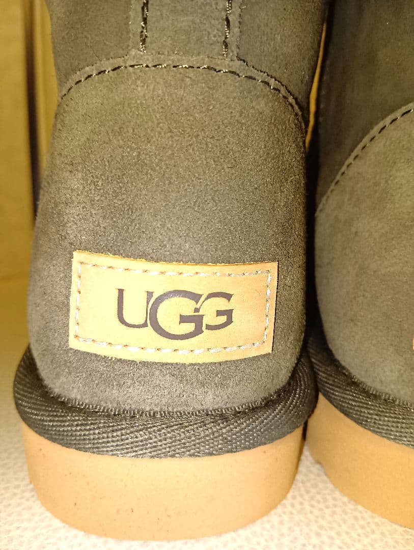 UGG CLASSIC MINI II　1016222