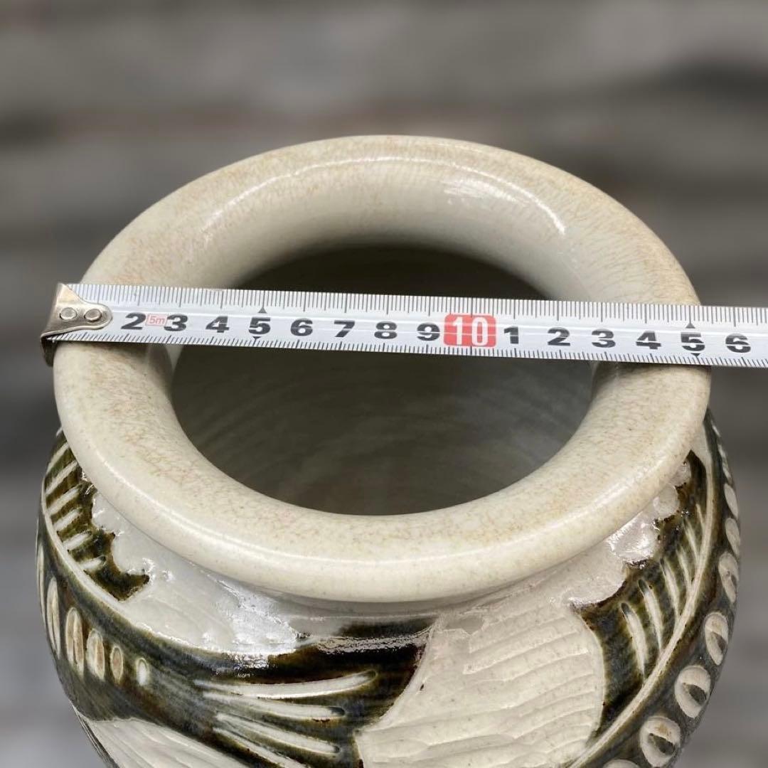 魚のモチーフ 陶器花瓶.壺