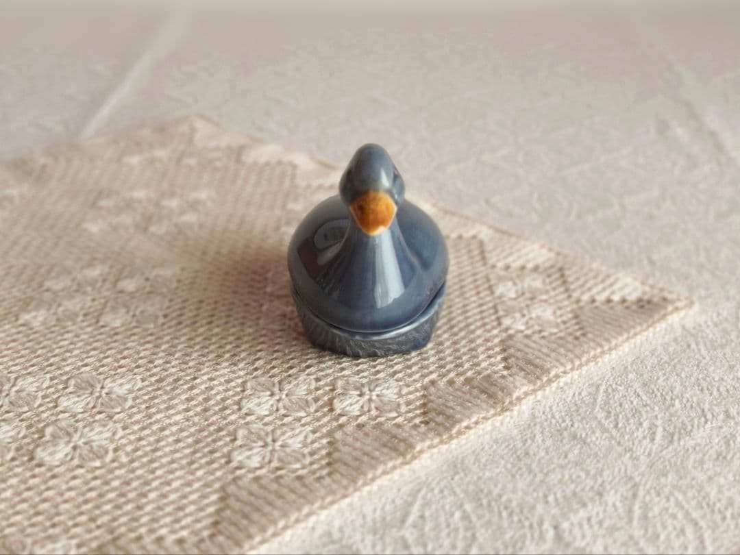 * vintage pot ୨୧ * 蒼い鳥の mini テリーヌポット