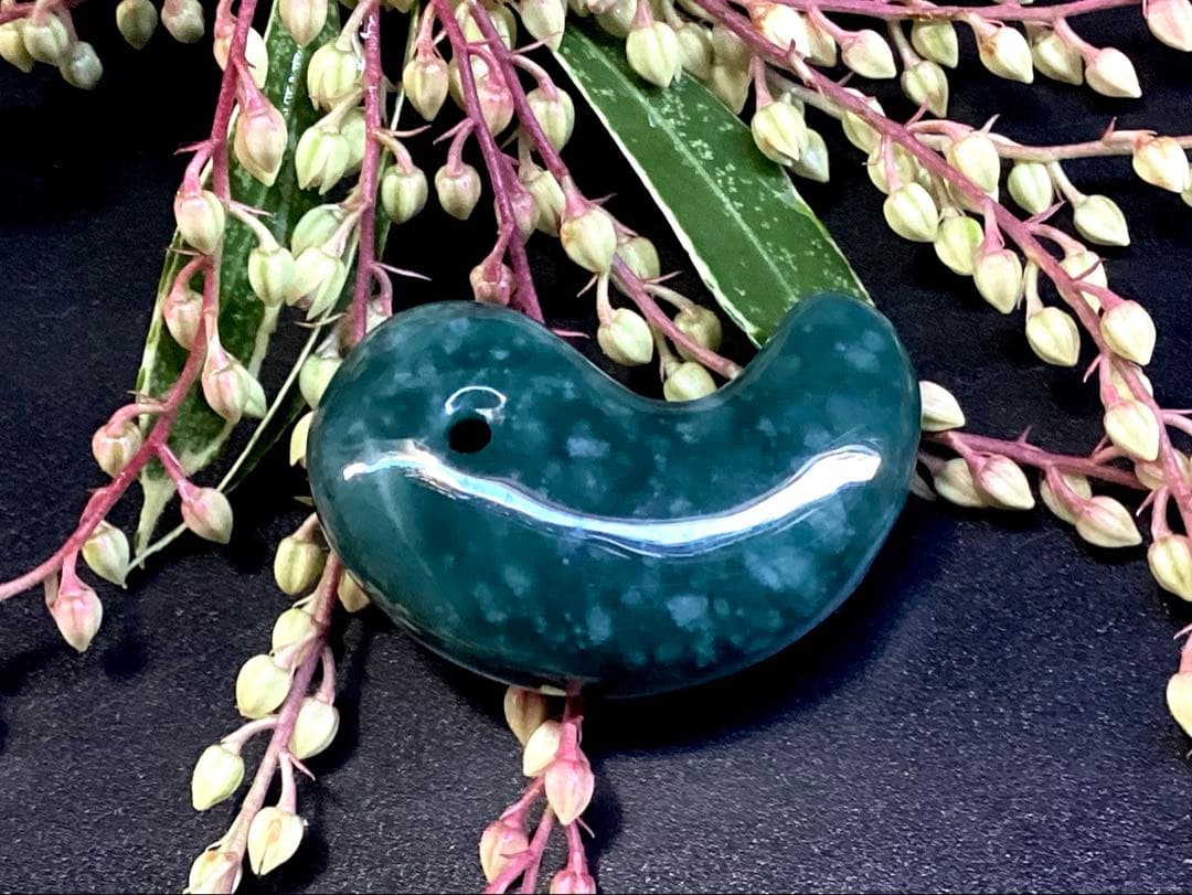 ✳premiumシリーズ　珍‼️希少吉兆雪輪文様 糸魚川青翡翠入りコン沢　鑑別書付