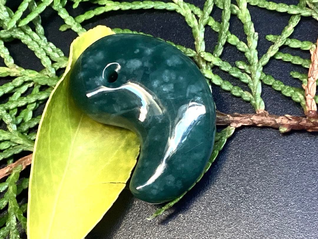 ✳premiumシリーズ　珍‼️希少吉兆雪輪文様 糸魚川青翡翠入りコン沢　鑑別書付