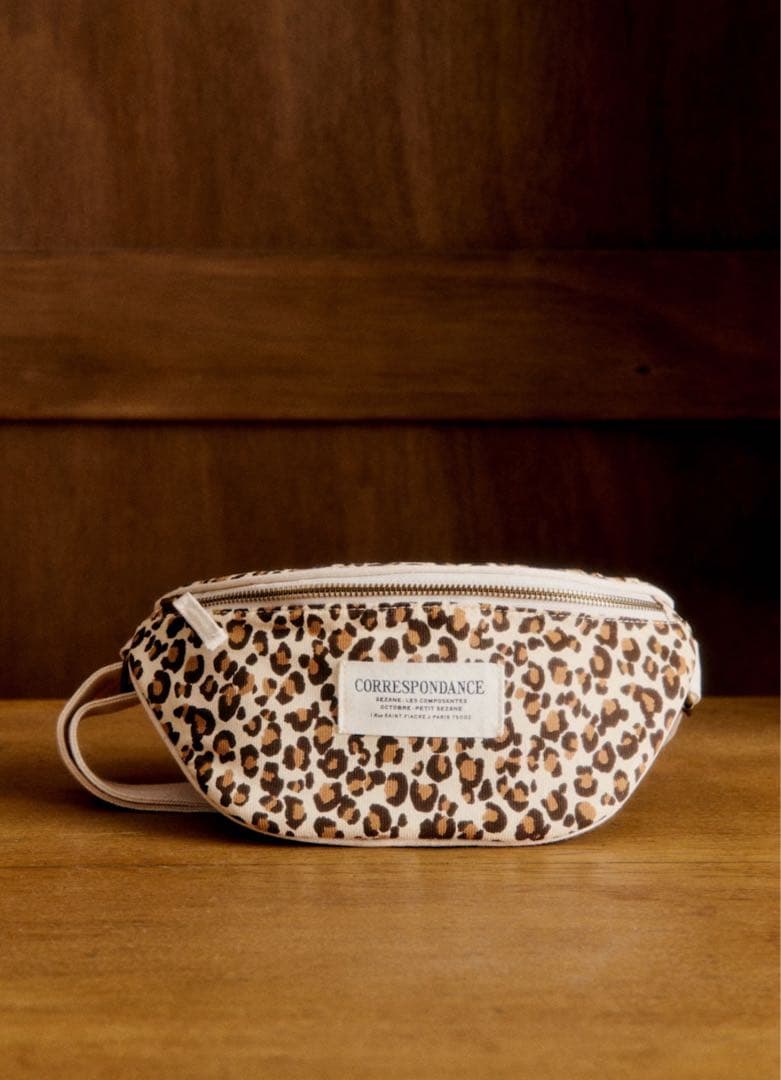 極美品　sezane セザンヌ　バッグ　レオパード　ポーチ　バナナバッグ