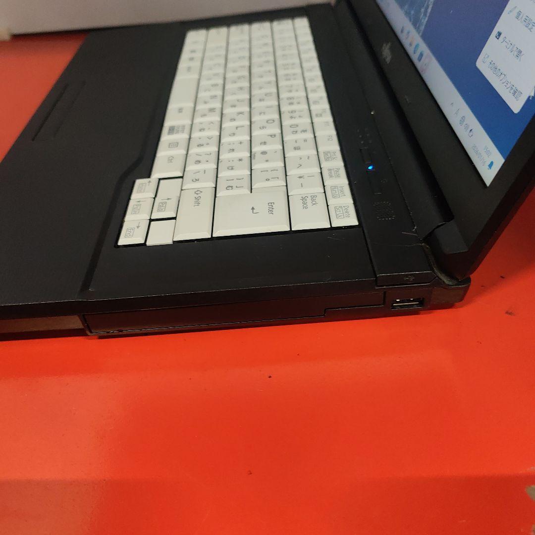 富士通 ノートパソコン Windows11オフィス付き　爆速SSD i3 7世代
