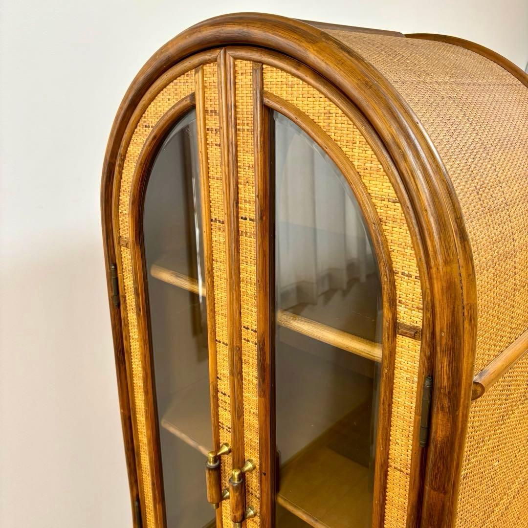 ラタン ガラス扉付きキャビネット アーチ型 飾り棚 キャビネット レトロ