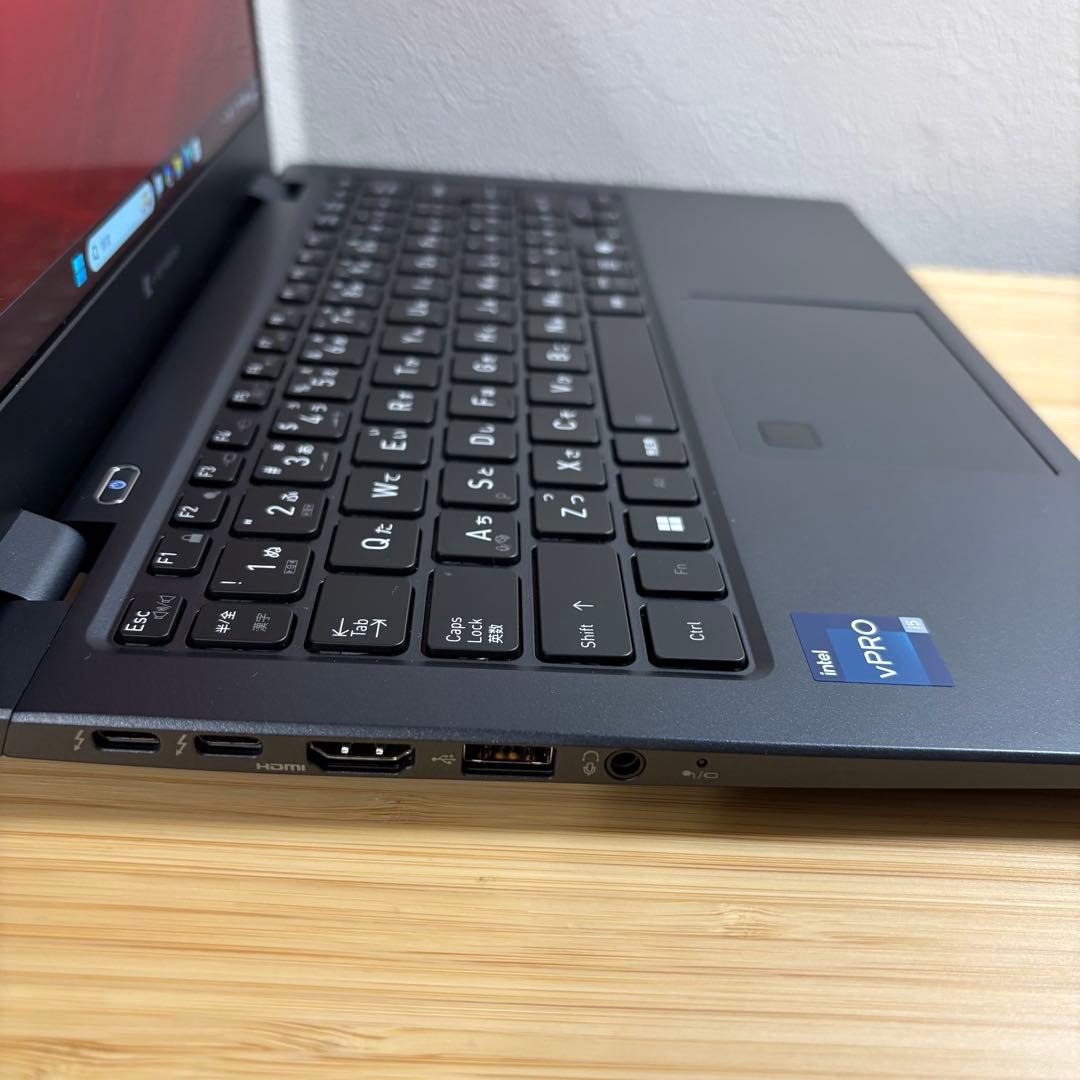 美品 東芝 2025年モデル 13世代 i5/FHD/16G 軽型 office