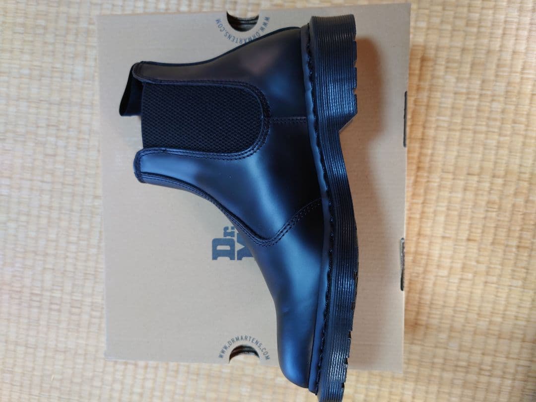 io Dr.Martens ドクターマーチン サイドゴア チェルシーブーツ