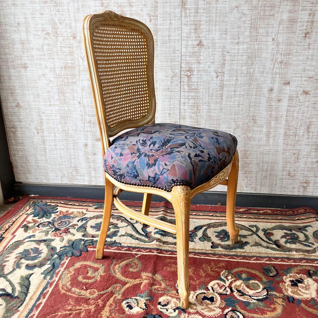 g5 イタリア家具 花柄彫刻 リベット打ちダイニングチェア 木製椅子 ビンテージ