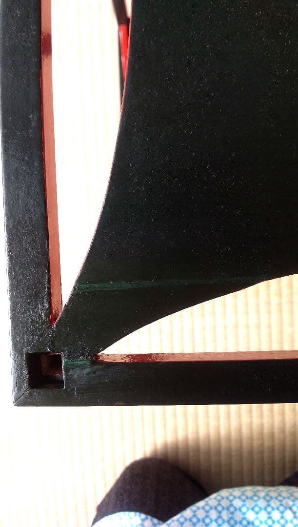 飛来一閑青漆爪紅糸巻二重棚