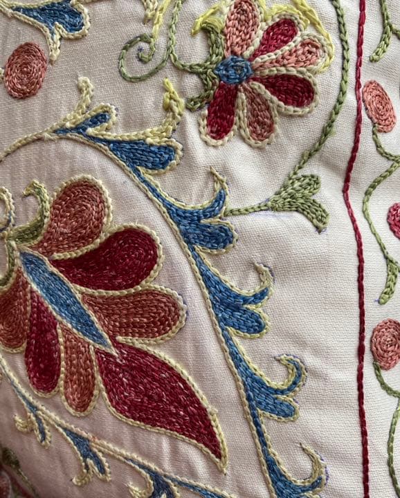 ウズベキスタン製 シルク スザニ刺繍 クッションカバー 45×46 SZN713