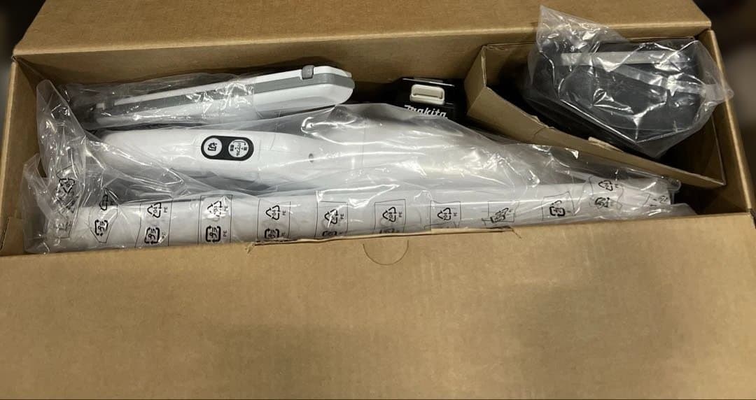 makitaマキタコードレス掃除機CL108FDSHW充電器バッテリー付ライト付