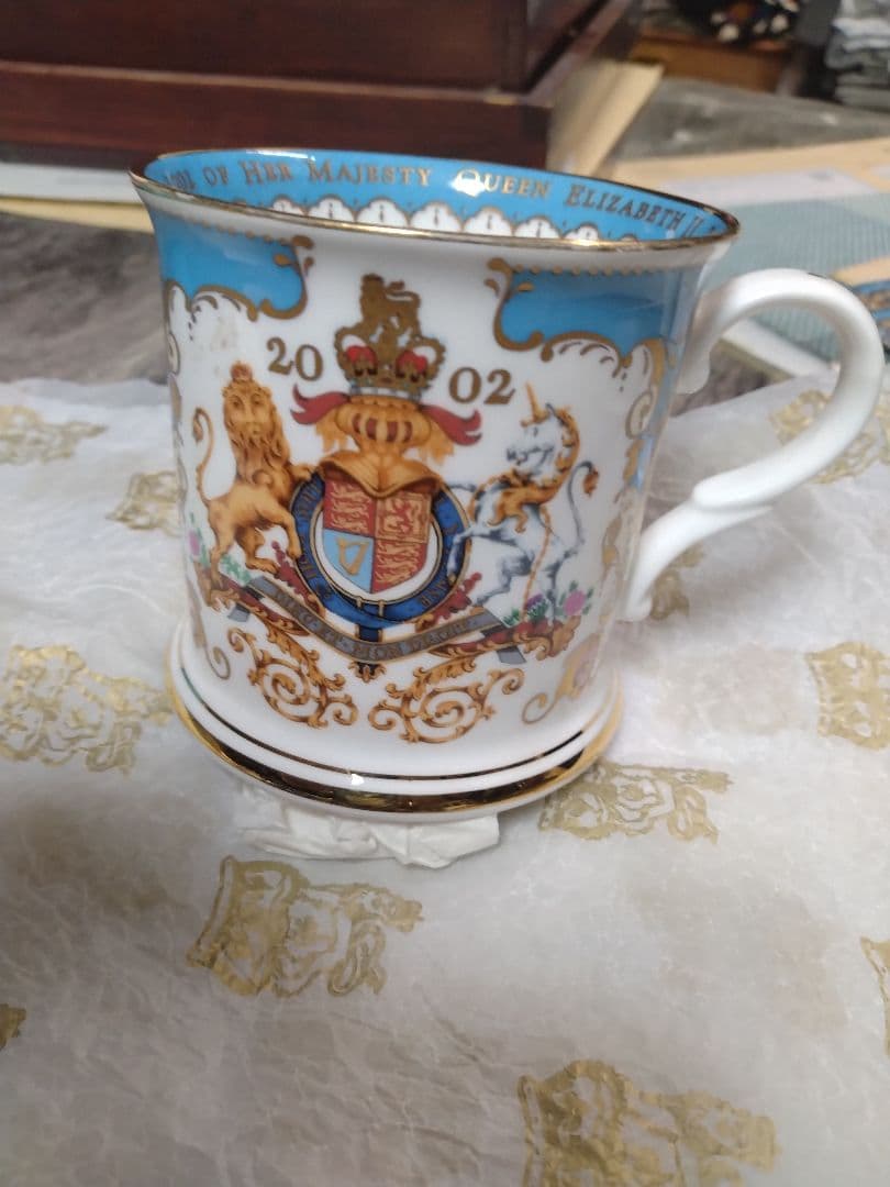 女王陛下エリザベス2世在位50周年カップ ロイヤルコレクション