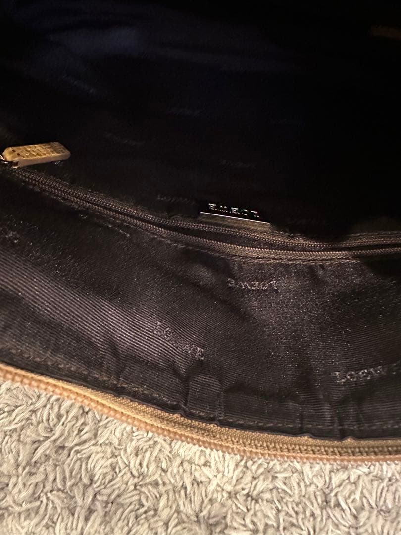 LOEWE レザーショルダーバッグ ベージュ