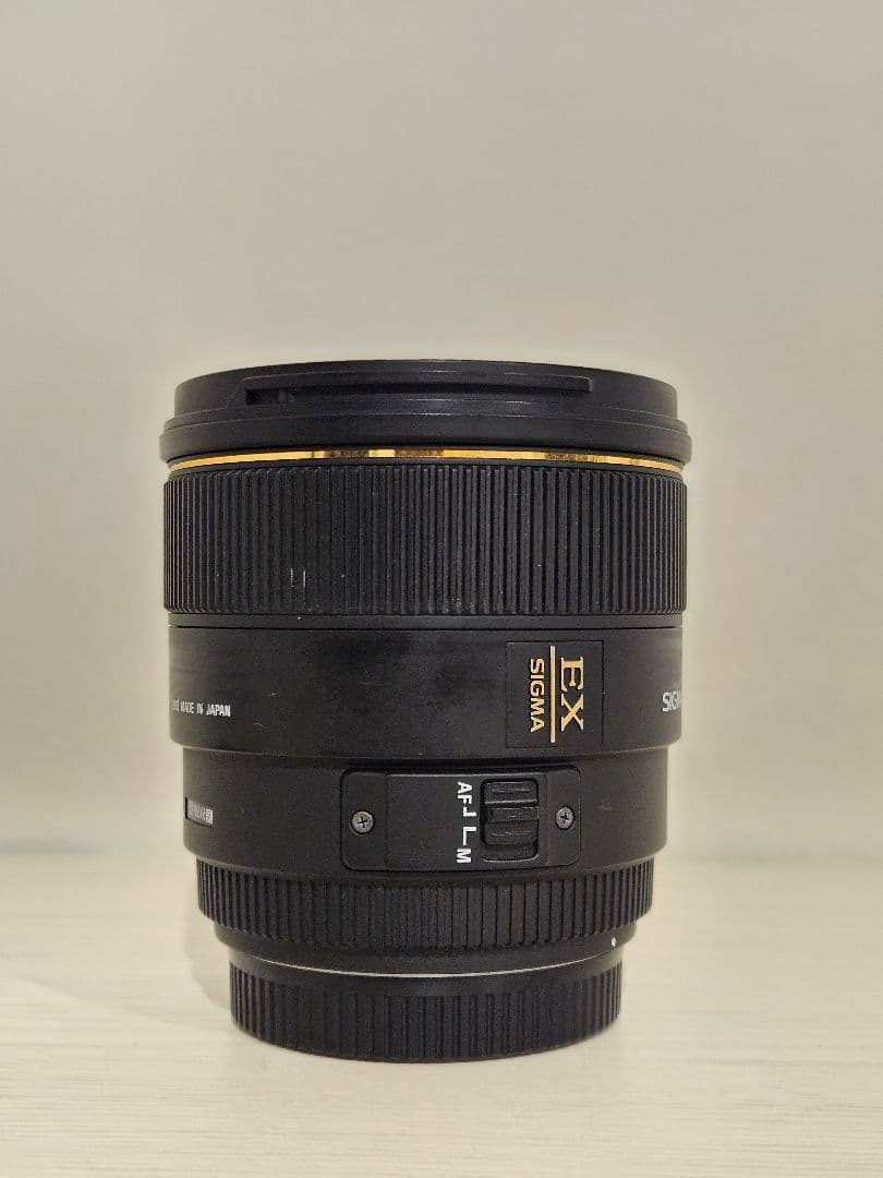 SIGMA 85mm F1.4 EX DG HSM レンズフード付　シグマ