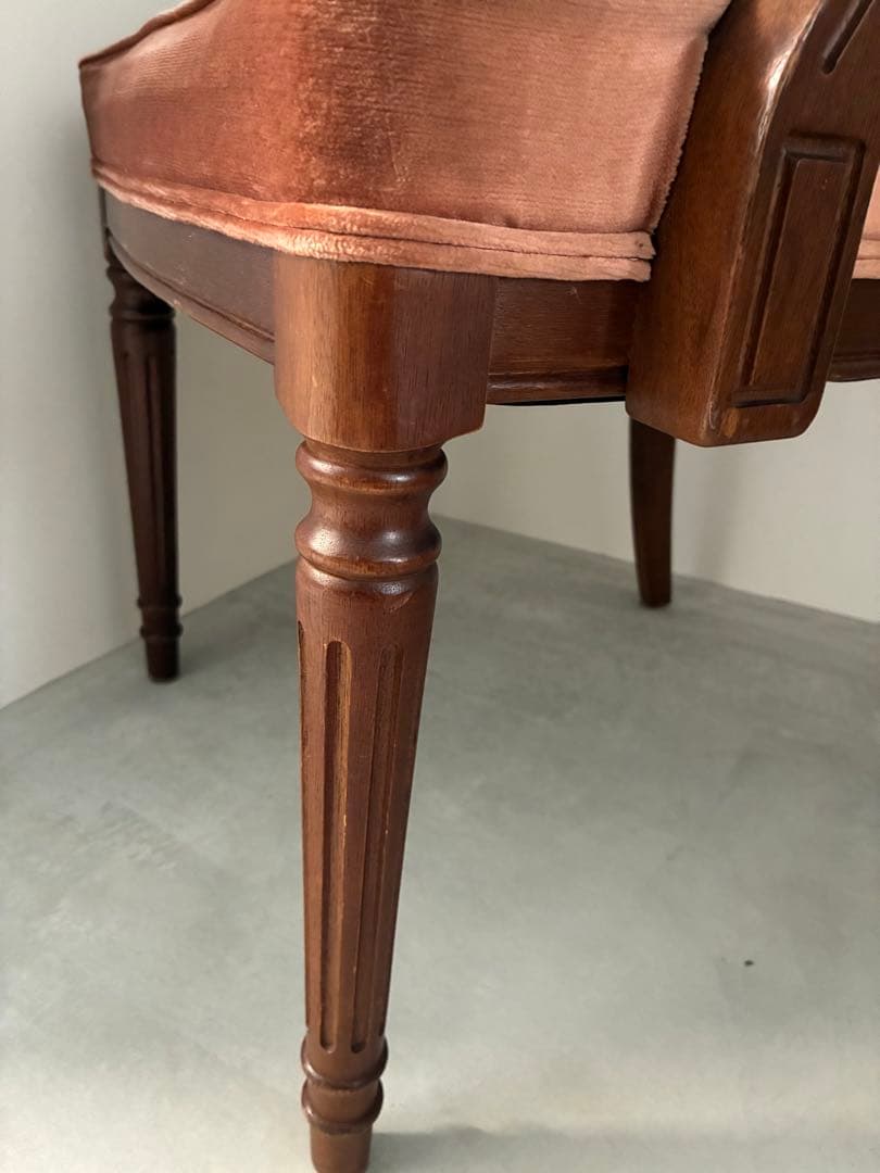 職人仕事が美しい　アンティークチェア　ピンク　ビンテージ　マルニ木工