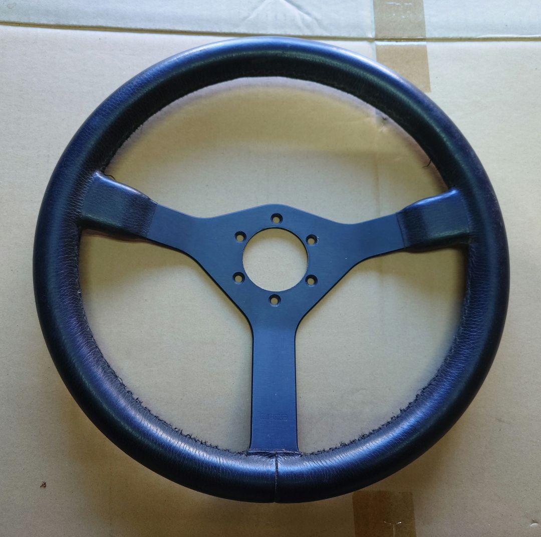 ジムニーオプション　momo3本スポークステアリングホイール希少