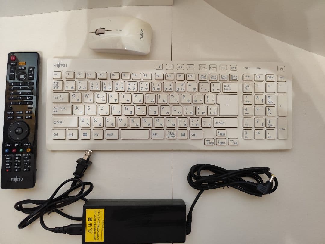 [本日17時迄限定価格!!］FUJITSU ESPRIMO FH70/YD